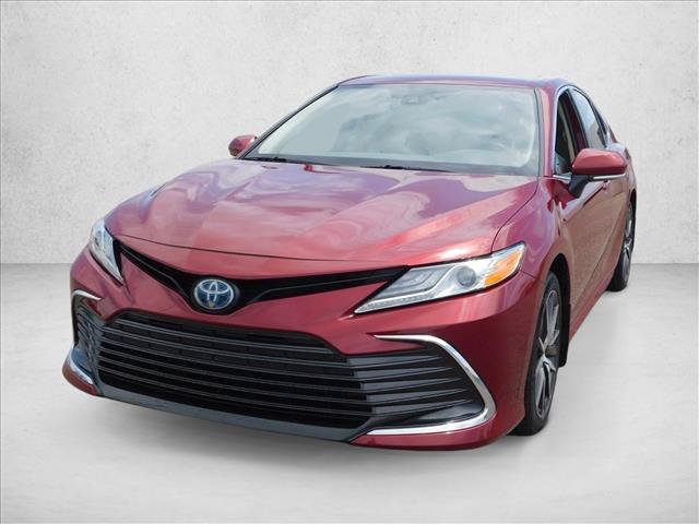 Used 2022 Toyota Camry XLE FWD image 2