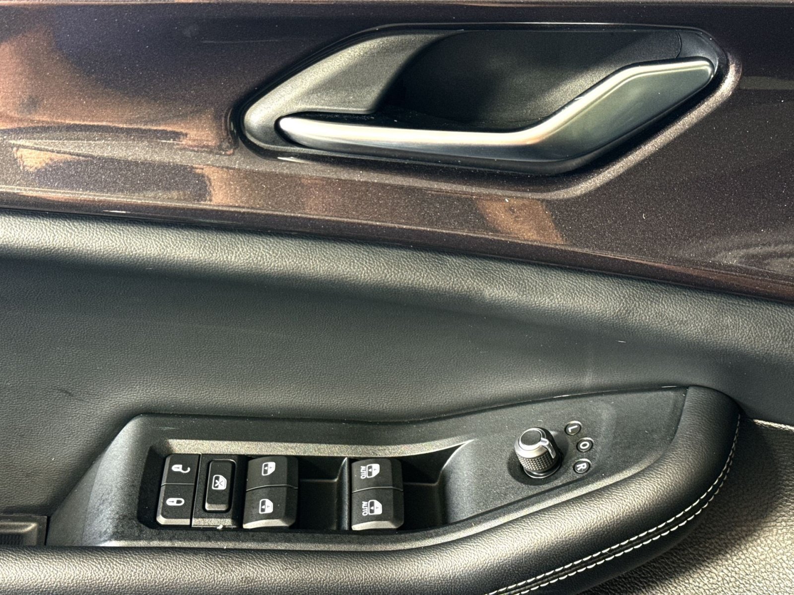 Used 2023 Jeep Grand Cherokee Altitude AWD/4WD image 15