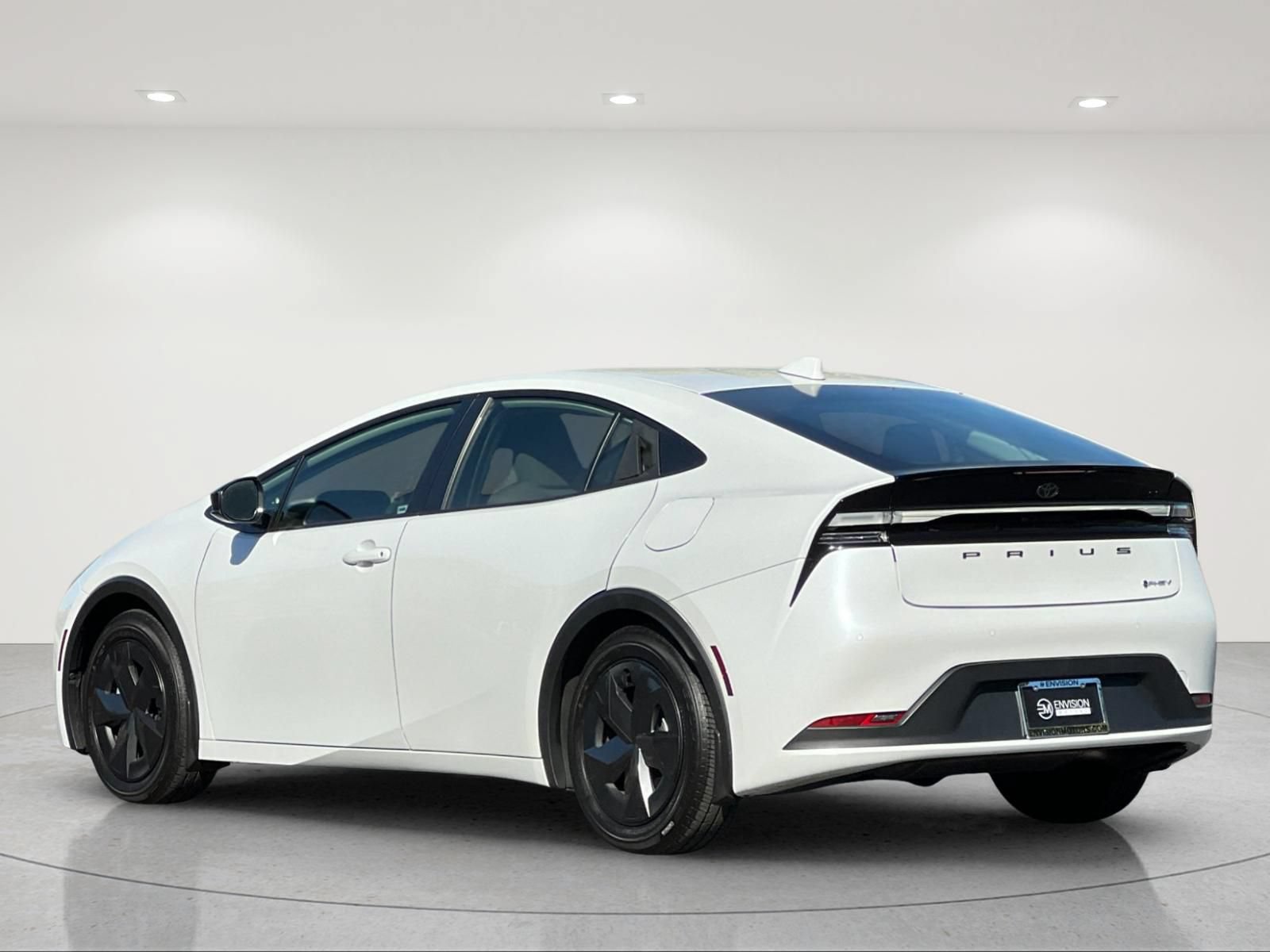 Used 2025 Toyota Prius Plug-In Hybrid FWD image 3