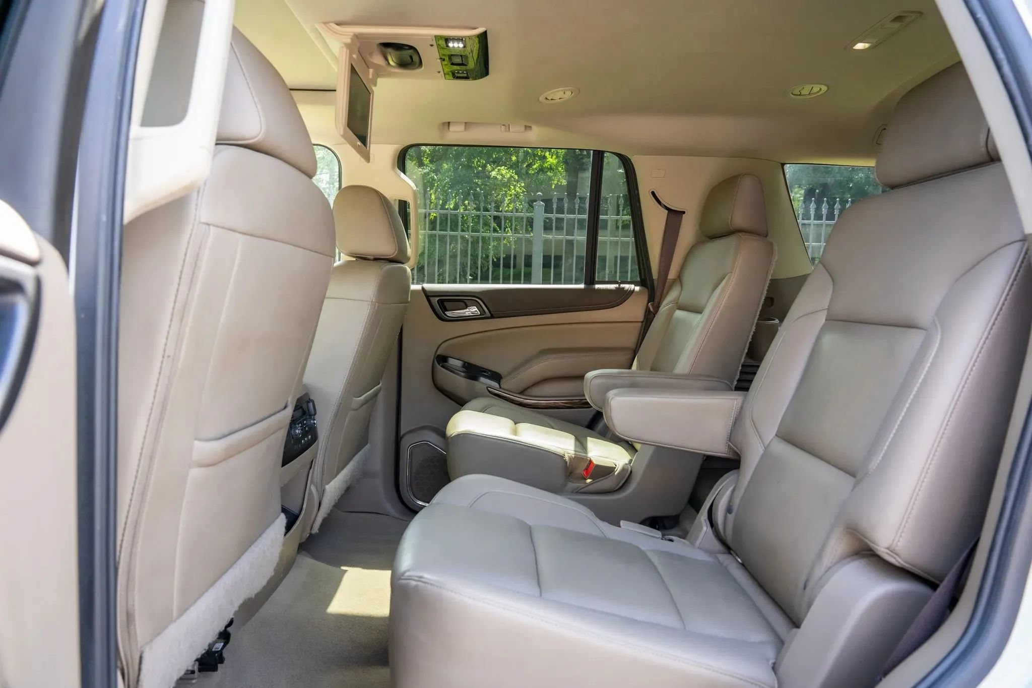 Used 2020 GMC Yukon SLT w/ Premium Edition AWD/4WD image 14
