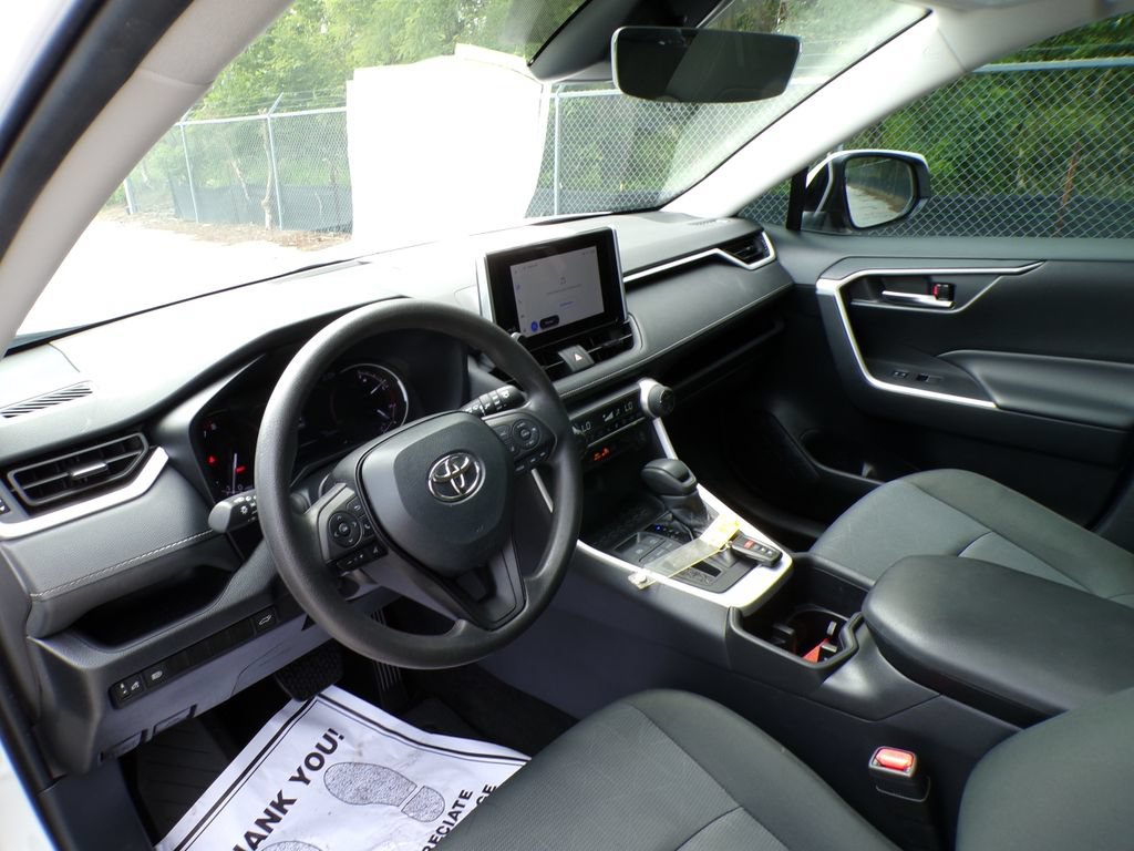 Used 2024 Toyota RAV4 XLE w/ Convenience Package FWD image 11