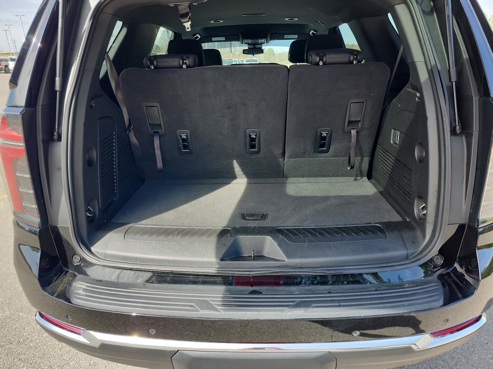 Certified 2025 Chevrolet Tahoe LS image 9