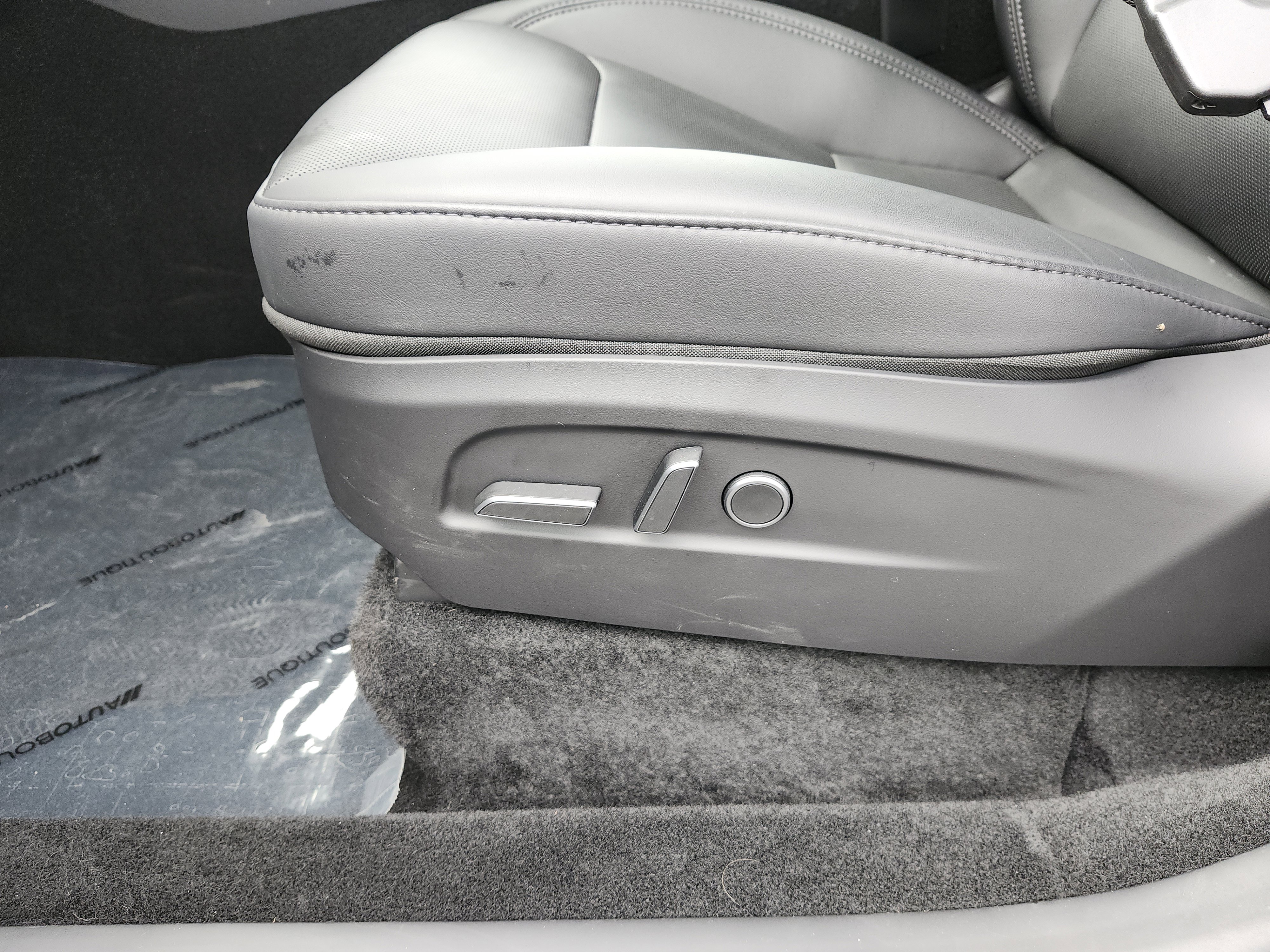 Used 2026 Tesla Model Y Long Range AWD/4WD image 29