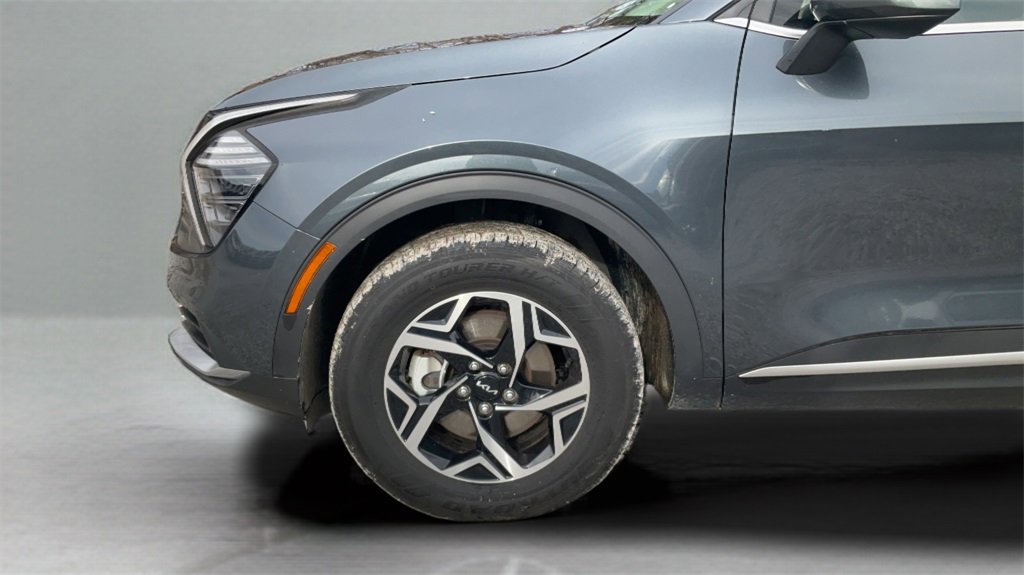 Used 2024 Kia Sportage LX image 9