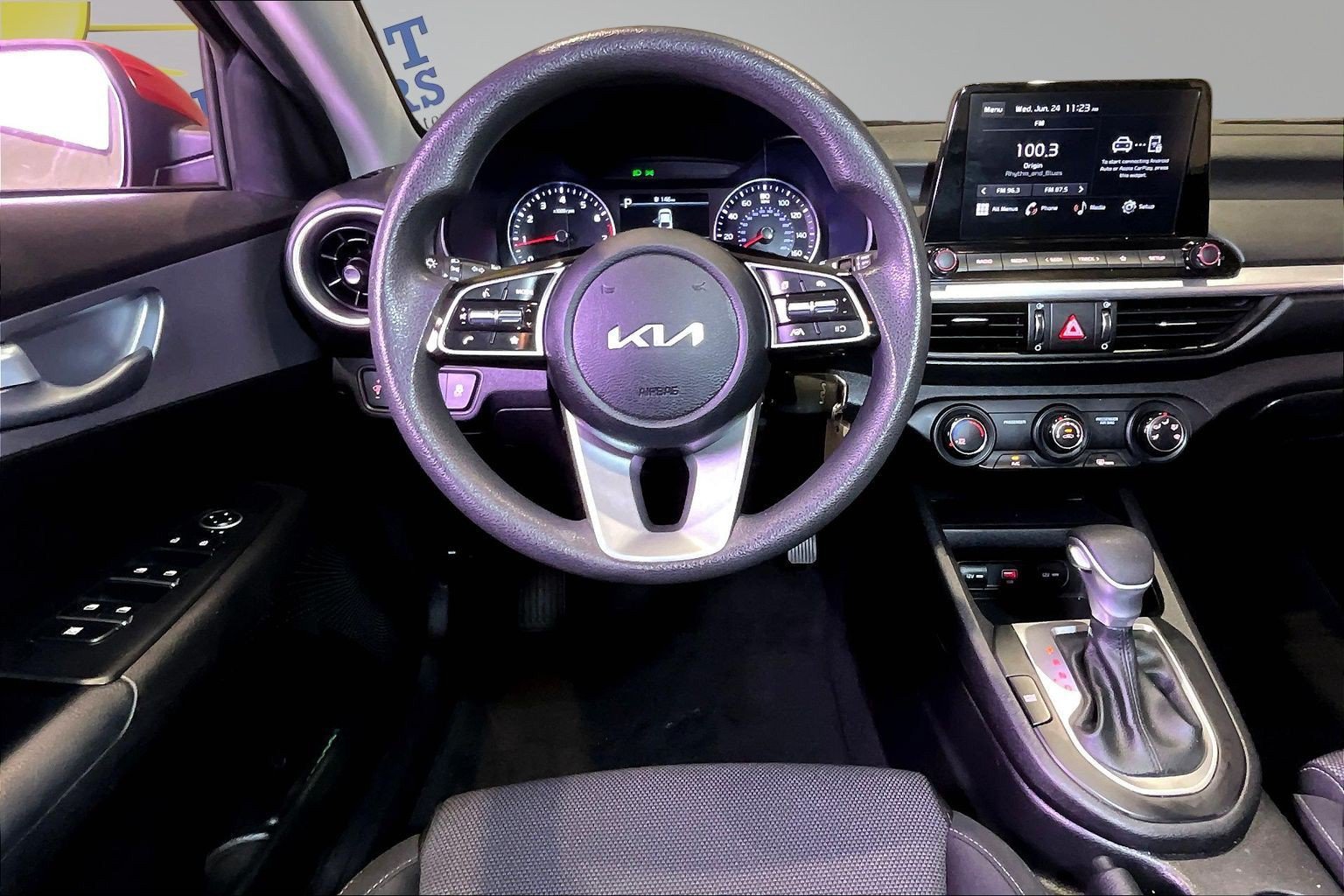 Used 2023 Kia Forte LXS w/ LXS Technology Package FWD image 9