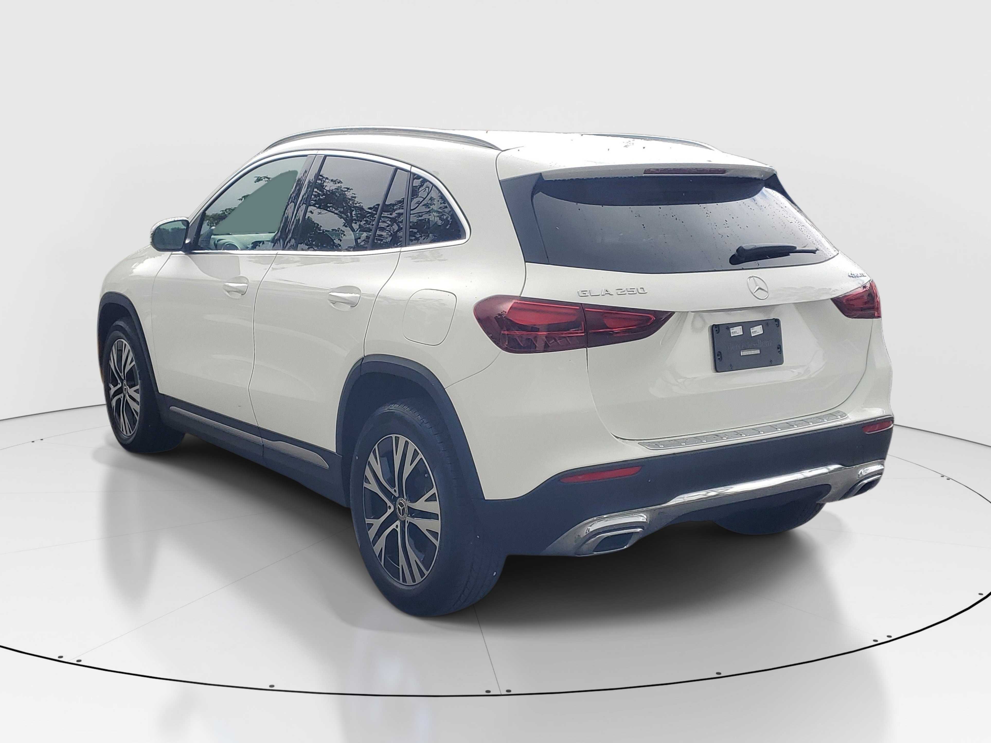 Used 2025 Mercedes-Benz GLA 250 4MATIC image 5
