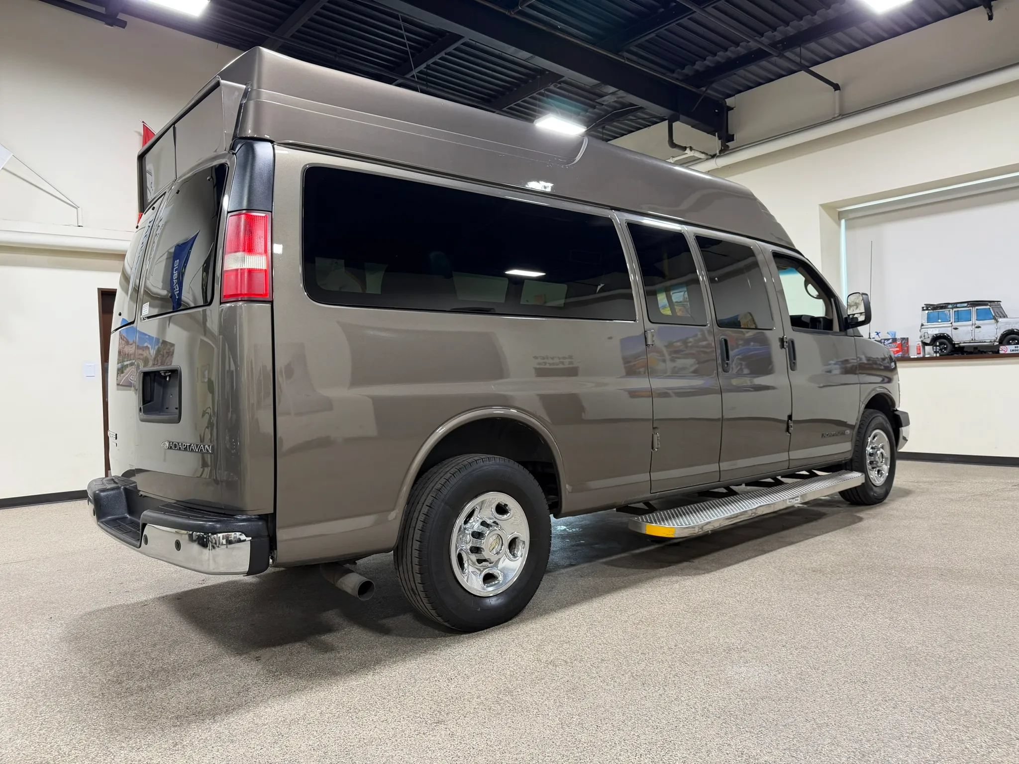Used 2014 Chevrolet Express 3500 LT w/ LT Preferred Equipment Group RWD image 5