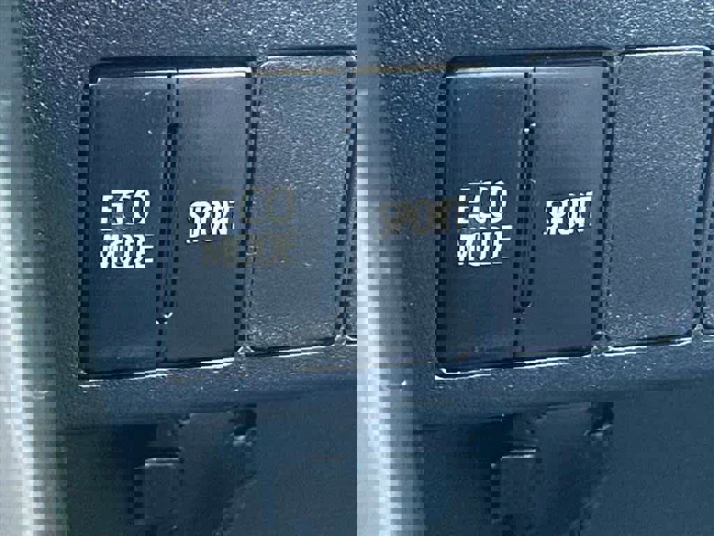 Used 2014 Toyota RAV4 XLE image 19