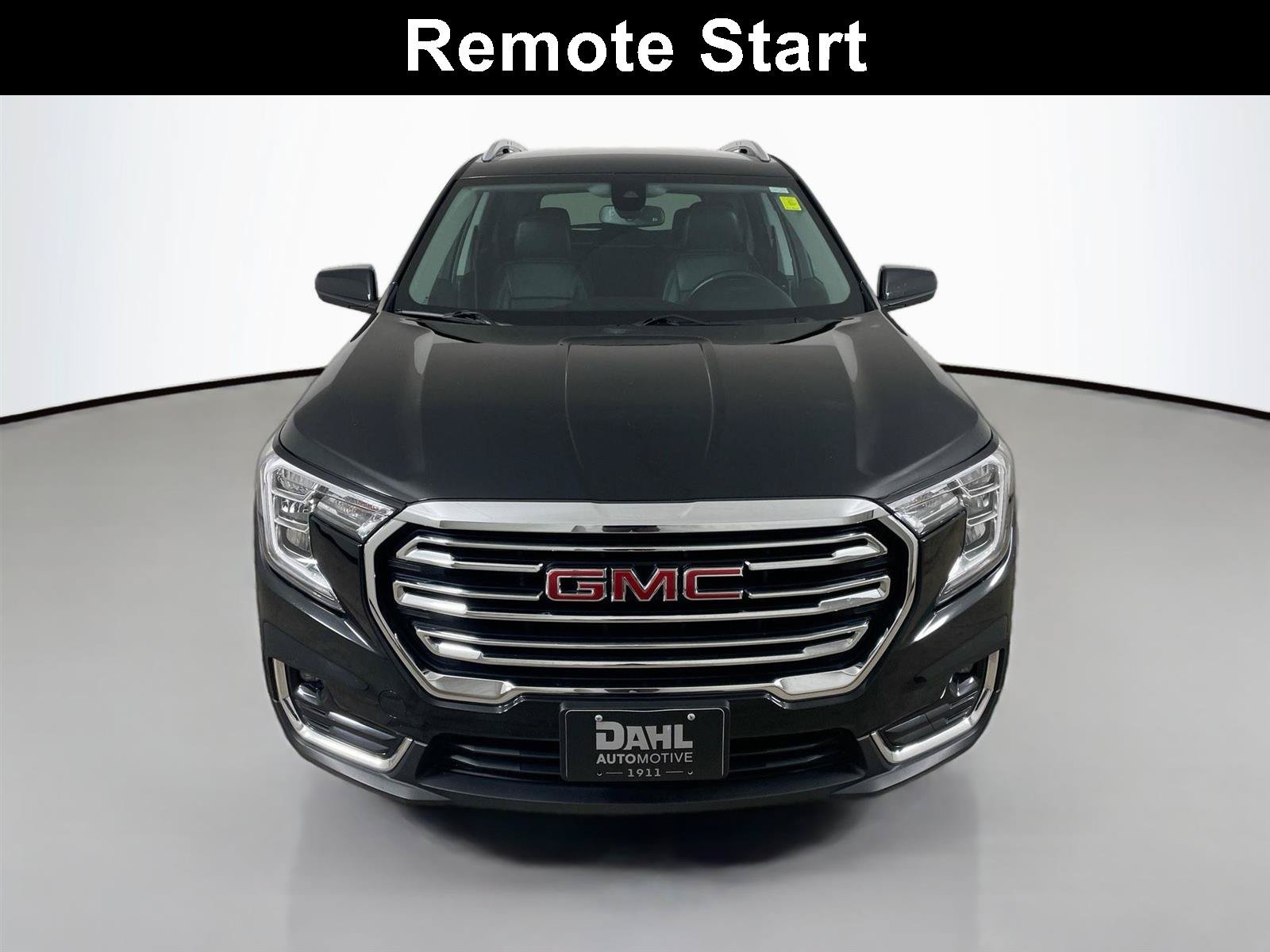 Used 2024 GMC Terrain SLT AWD/4WD image 3