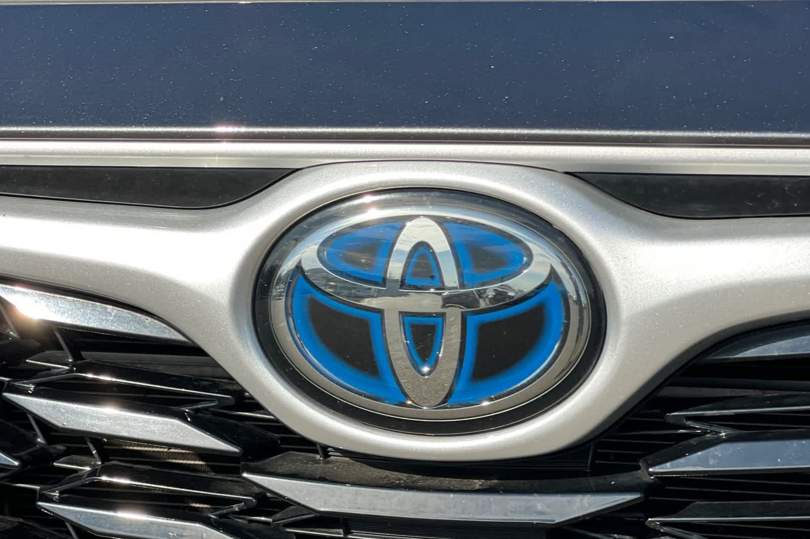 Used 2022 Toyota Highlander LE AWD/4WD image 15