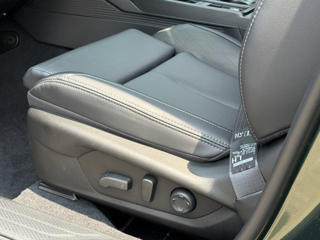 Certified 2026 Subaru Outback Touring AWD/4WD image 18