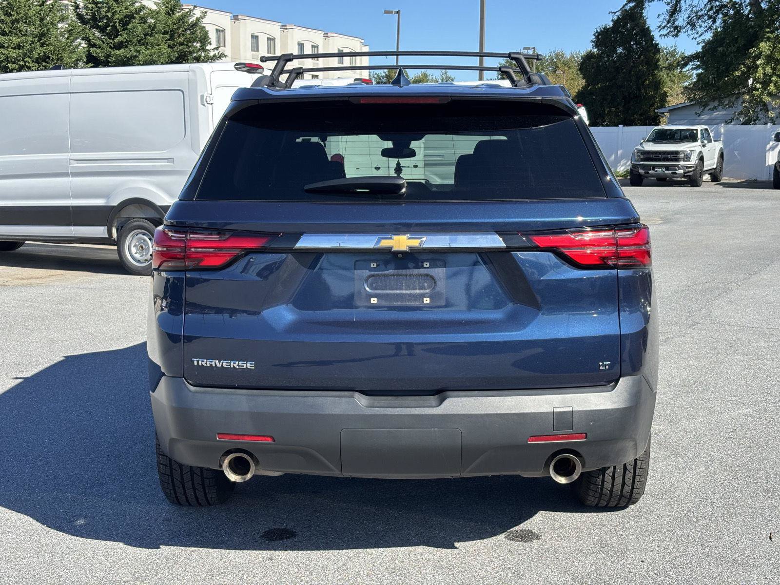 Used 2023 Chevrolet Traverse LT FWD image 4