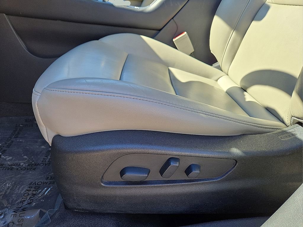 Used 2023 Cadillac XT4 Premium Luxury image 26