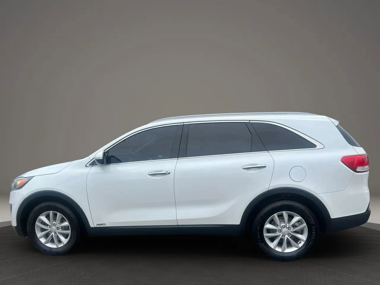 Used 2018 Kia Sorento LX image 8