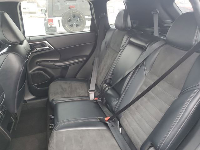 Used 2024 Mitsubishi Outlander SE image 29