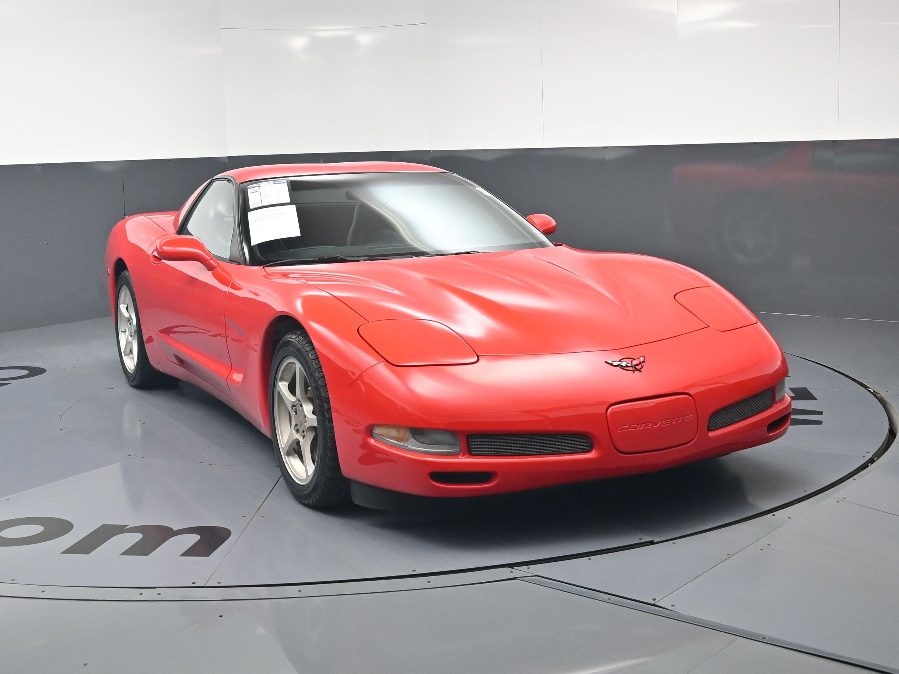 Used 2000 Chevrolet Corvette Coupe image 3
