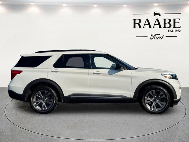Used 2023 Ford Explorer XLT w/ Equipment Group 202A AWD/4WD image 8