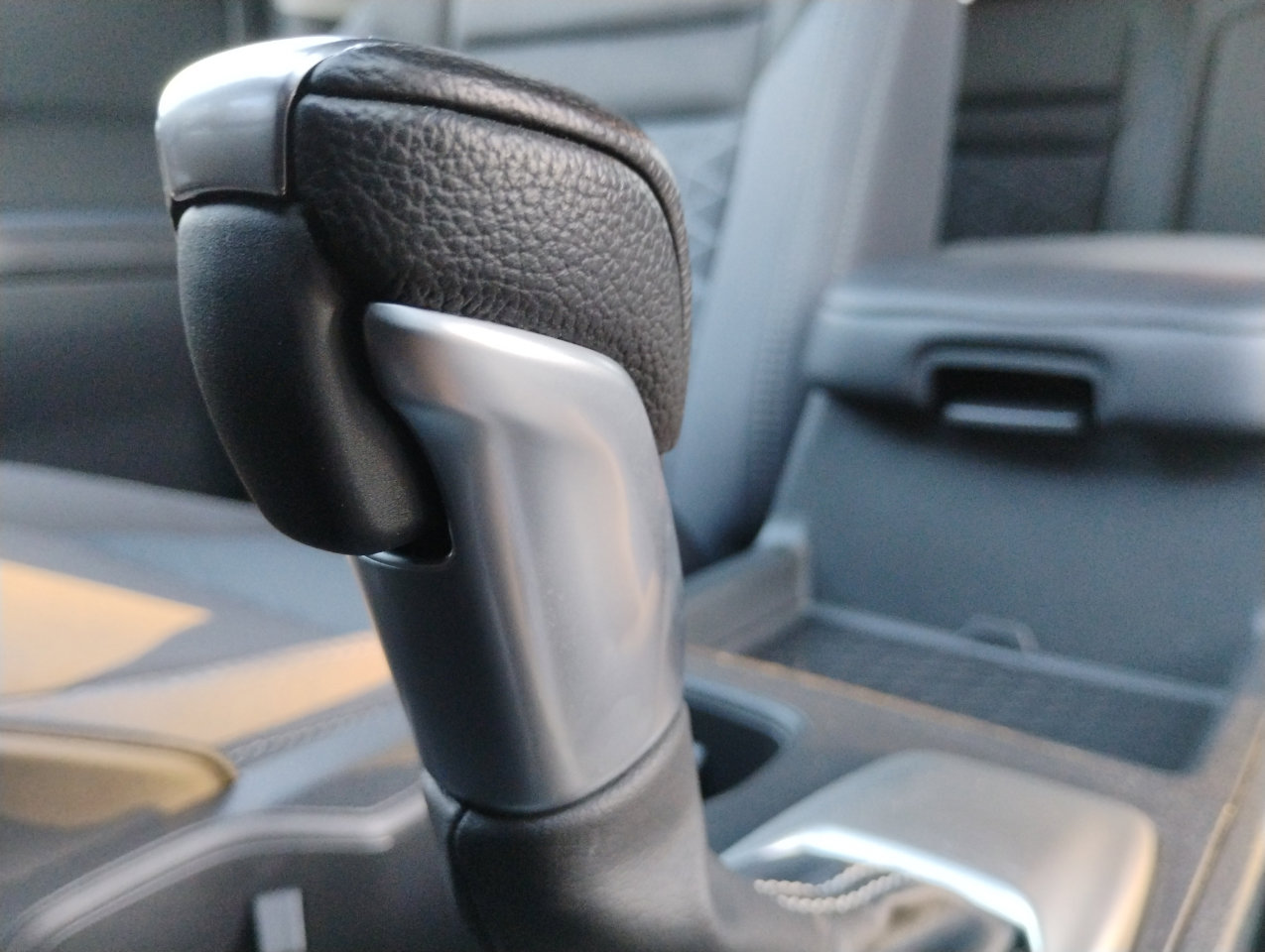 Used 2025 Nissan Frontier SV w/ SV Convenience Package image 53