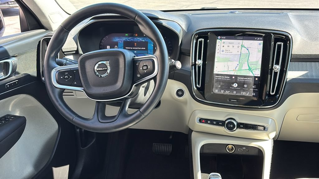 Certified 2026 Volvo XC40 B5 Plus AWD/4WD image 7
