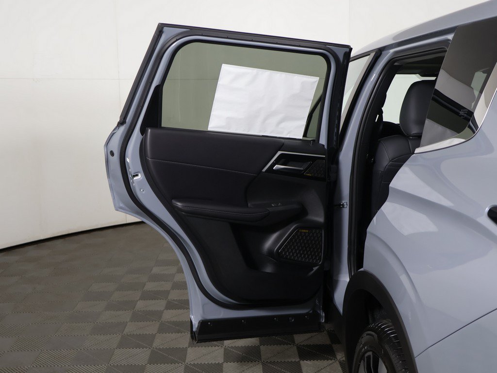 New 2026 Mitsubishi Outlander SE FWD image 25