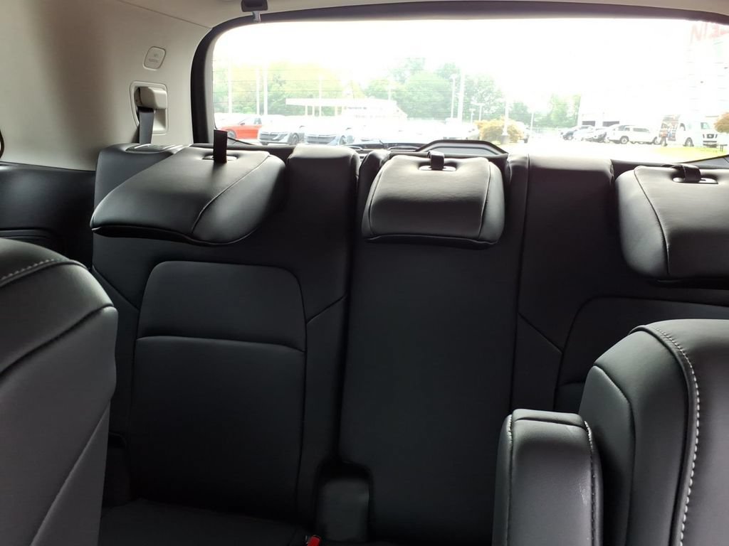 New 2026 Nissan Pathfinder Platinum AWD/4WD image 10