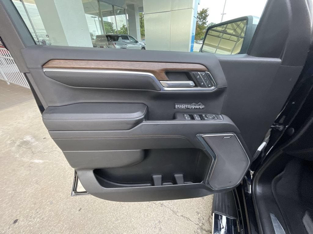 Certified 2023 Chevrolet Silverado 1500 High Country w/ High Country Premium Package AWD/4WD image 22