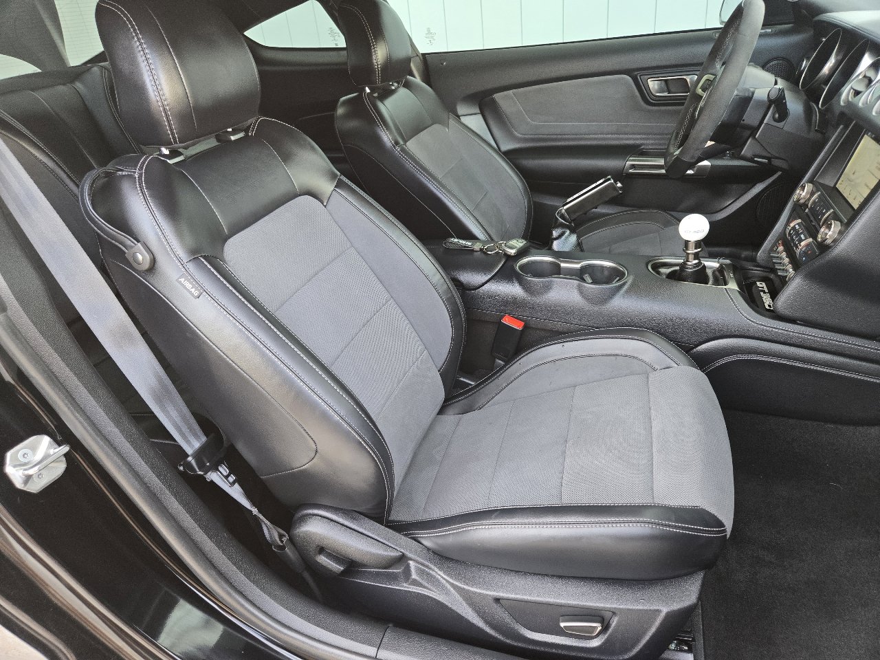 Used 2019 Ford Mustang Shelby GT350 w/ Technology Package image 45