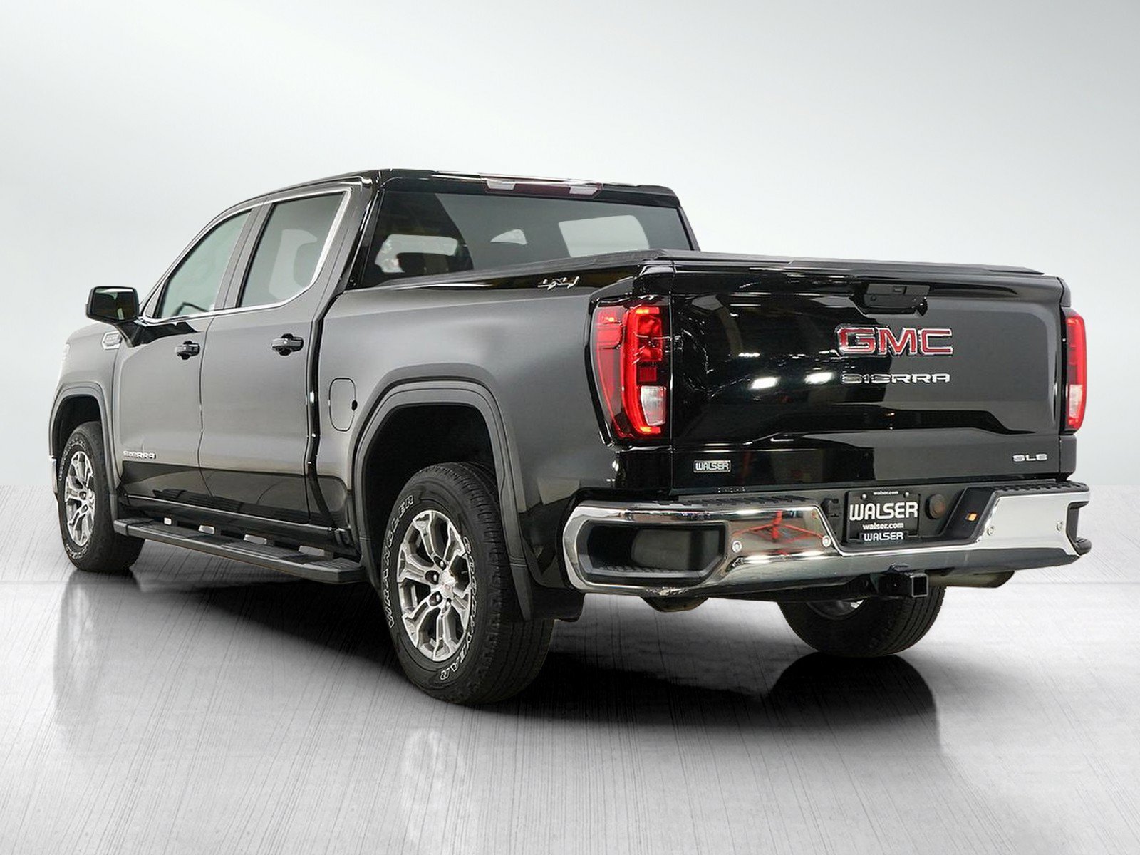 Used 2019 GMC Sierra 1500 SLE w/ SLE Value Package AWD/4WD image 3