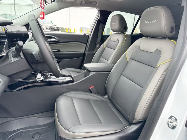 New 2026 Chevrolet Trax ACTIV w/ Sunroof Package FWD image 11