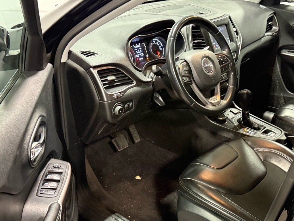 Used 2019 Jeep Cherokee Latitude Plus image 10