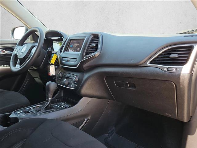 Used 2019 Jeep Cherokee Latitude w/ Popular Appearance Group FWD image 21