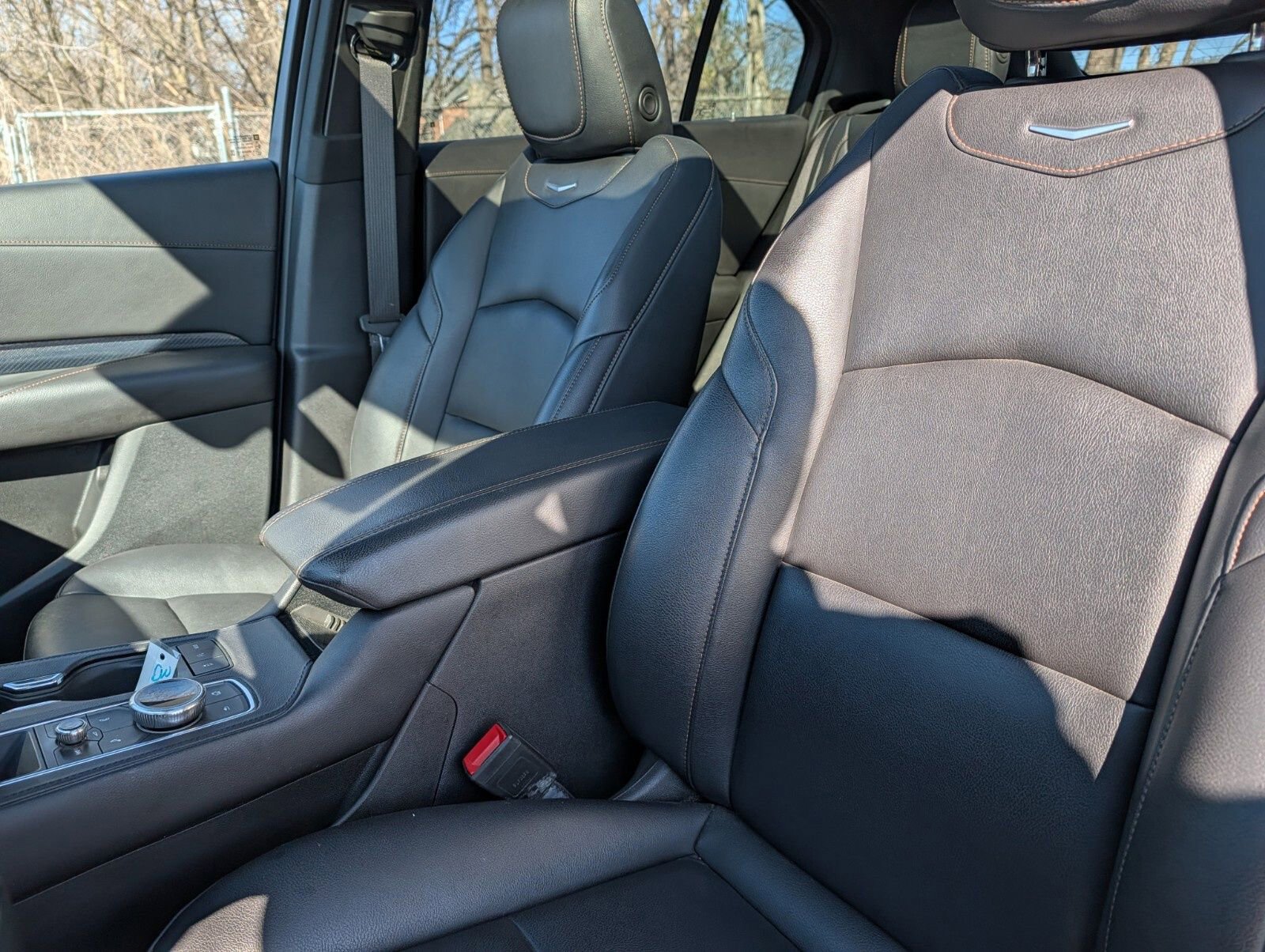 Used 2023 Cadillac XT4 Sport w/ LPO, Onyx Lite Package image 23