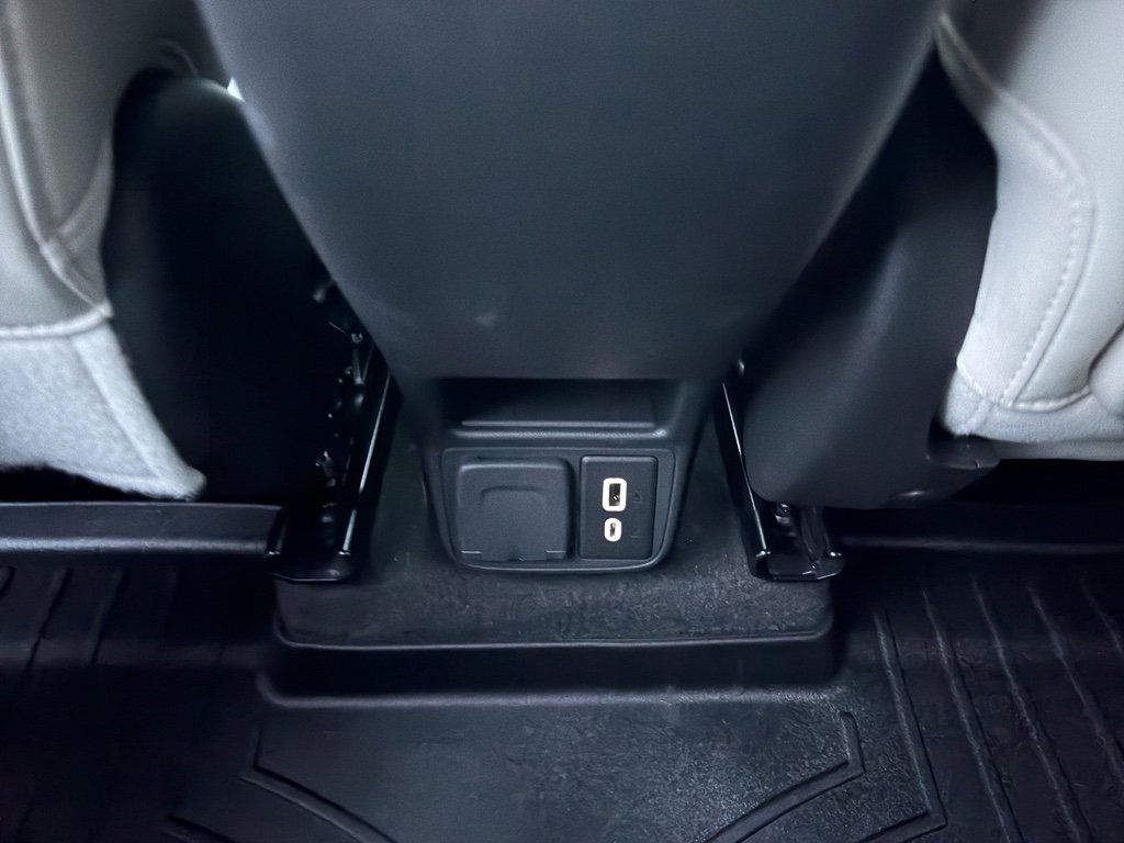 Used 2023 Buick Encore GX Essence w/ Experience Buick Package image 20