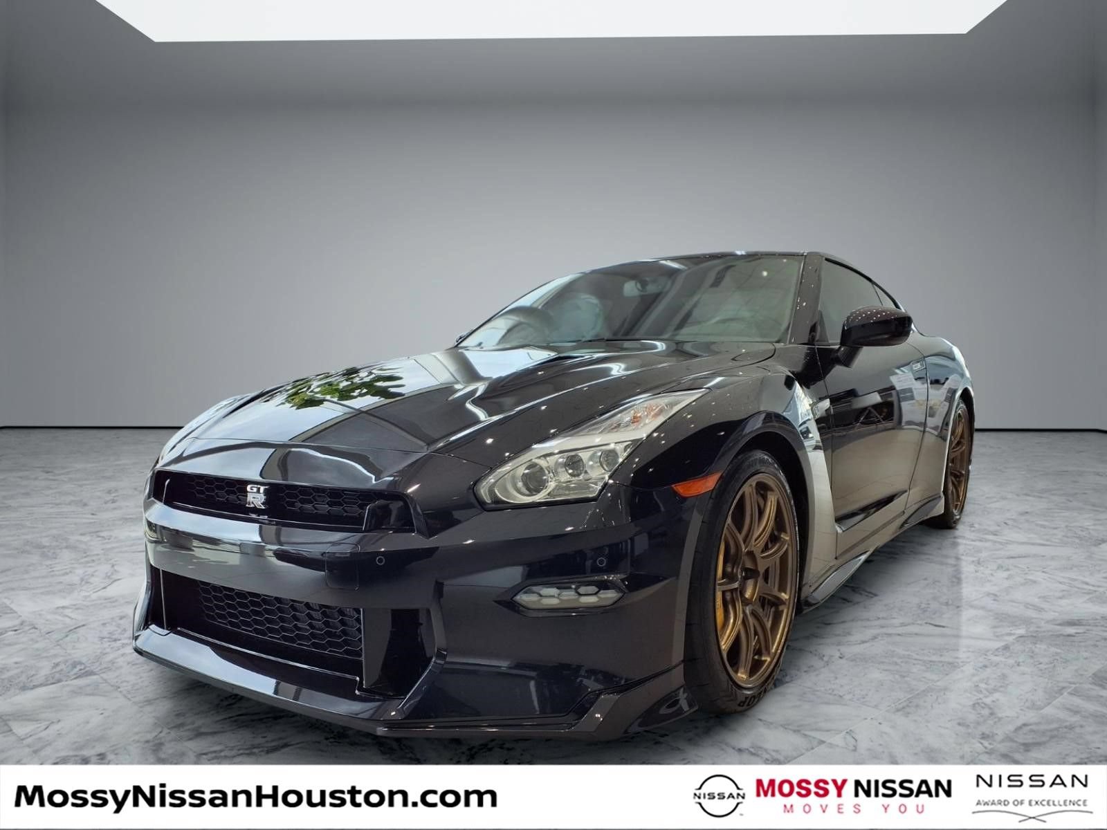 Used 2024 Nissan GT-R w/ Floor Mat Package AWD/4WD image 1