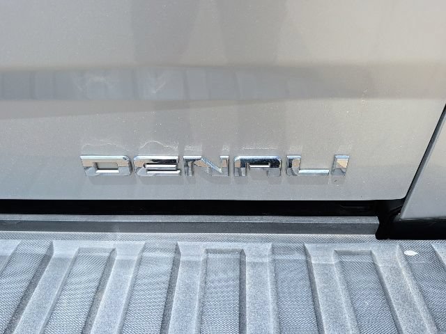 Used 2017 GMC Sierra 1500 Denali w/ Denali Ultimate Package AWD/4WD image 12