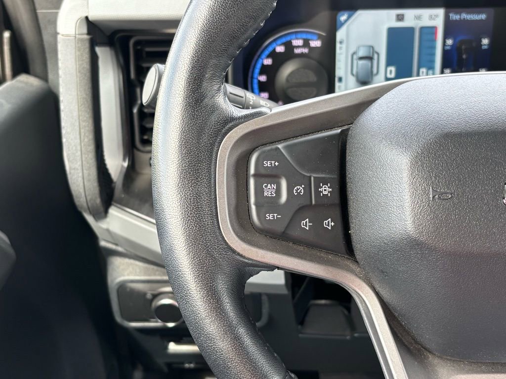 Used 2022 Ford Bronco Black Diamond w/ Sasquatch Package image 16