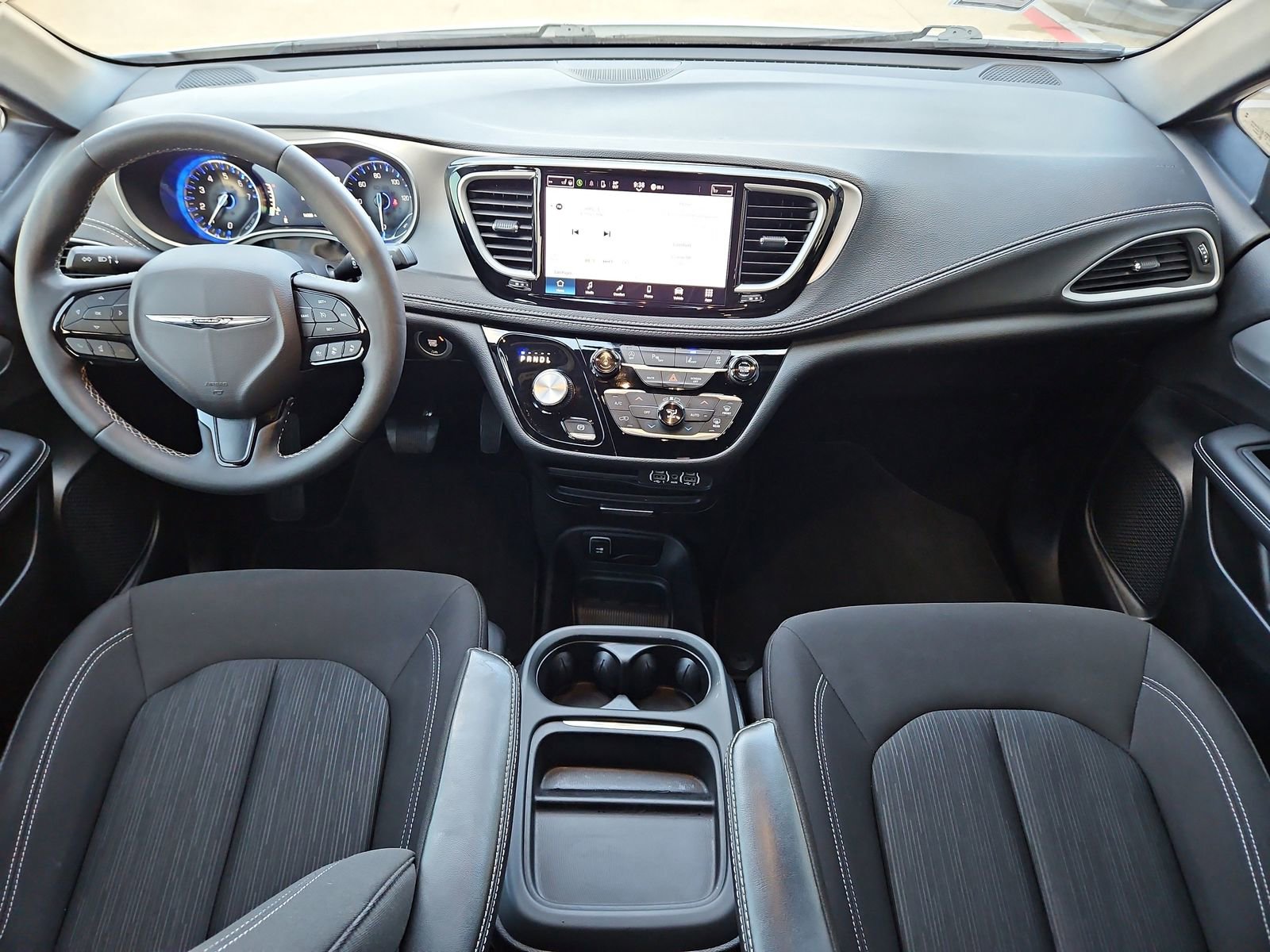 Used 2024 Chrysler Pacifica Touring image 17