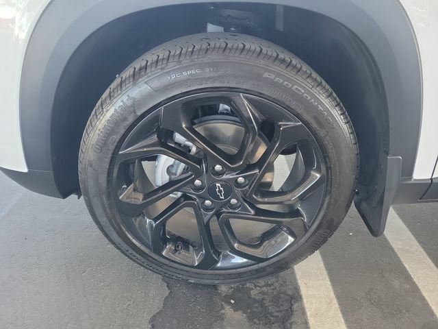 Used 2025 Chevrolet Trax RS FWD image 31