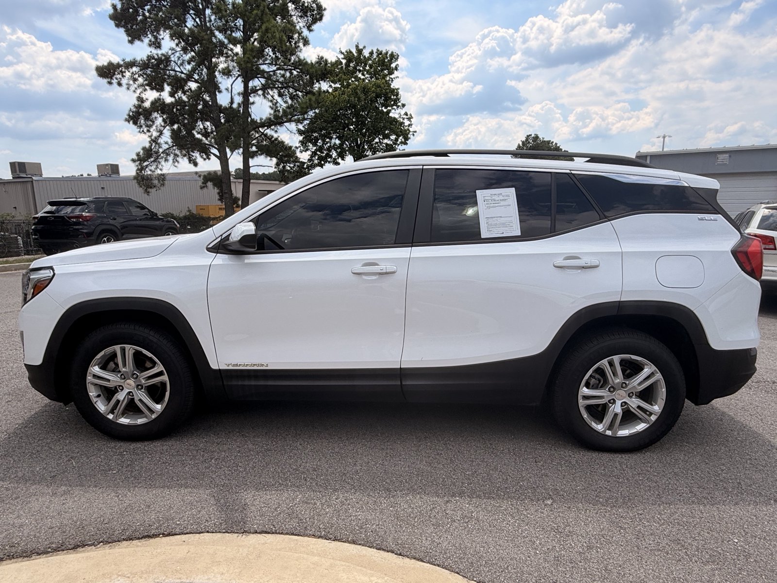 Used 2021 GMC Terrain SLE w/ Driver Convenience Package AWD/4WD image 10