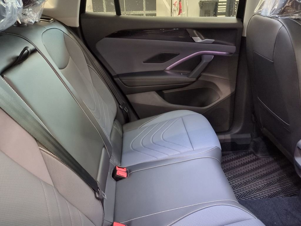 New 2026 Volkswagen Tiguan SE image 33