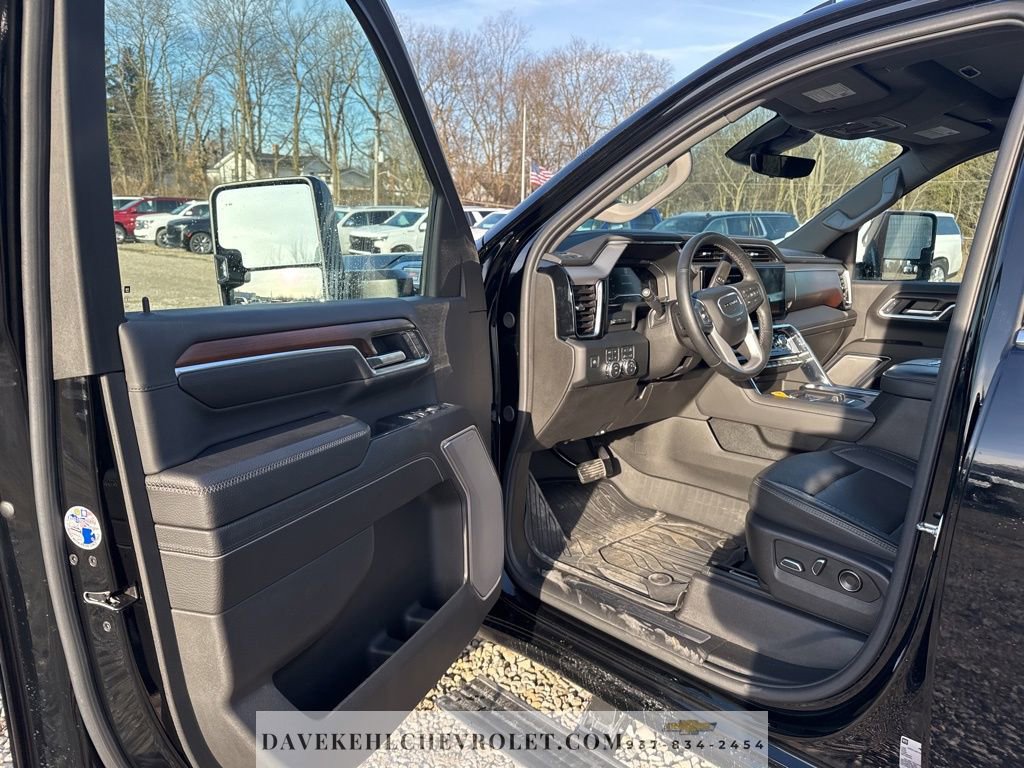 Used 2025 GMC Sierra 2500 Denali w/ Denali Reserve Package image 16