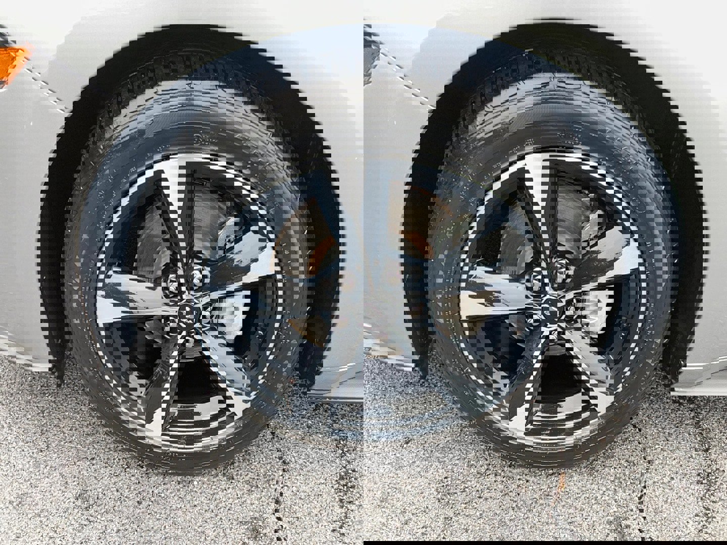 Used 2023 Ford Mustang Coupe image 9