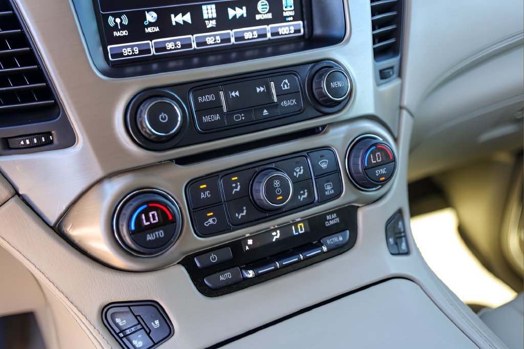 Used 2019 GMC Yukon Denali w/ Open Road Package RWD image 18