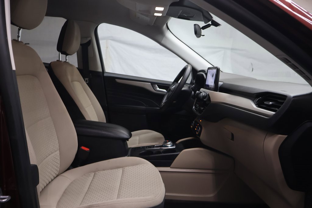 Used 2021 Ford Escape SE image 9