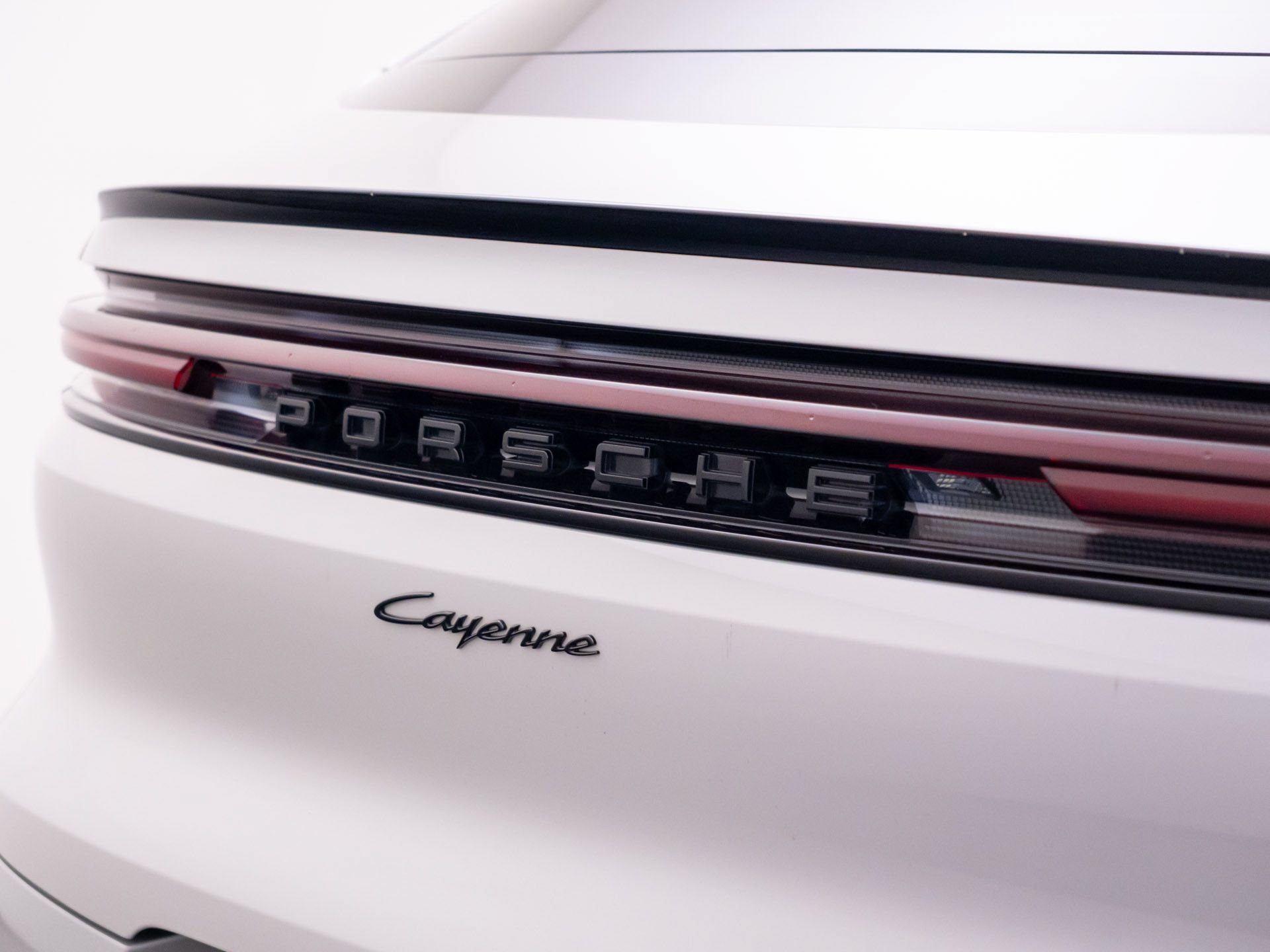 Used 2024 Porsche Cayenne Coupe AWD/4WD image 35