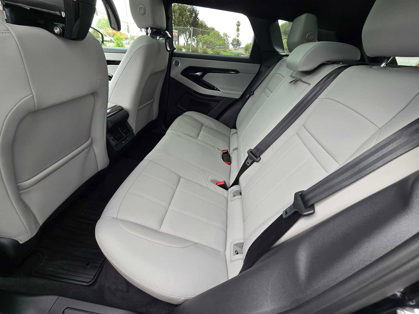 Used 2026 Land Rover Range Rover Evoque S image 21