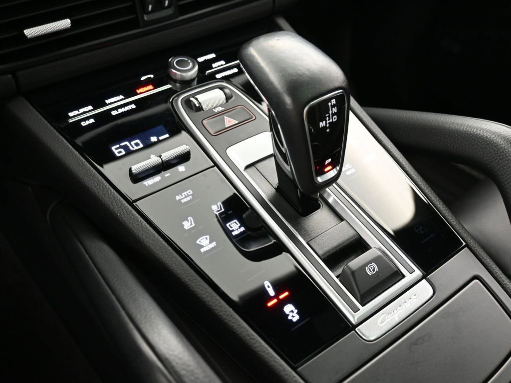Certified 2023 Porsche Cayenne Platinum Edition AWD/4WD image 21