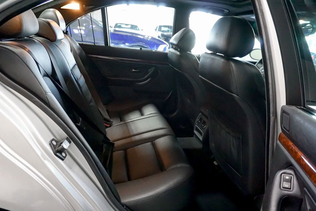 Used 2002 BMW M5 RWD image 36