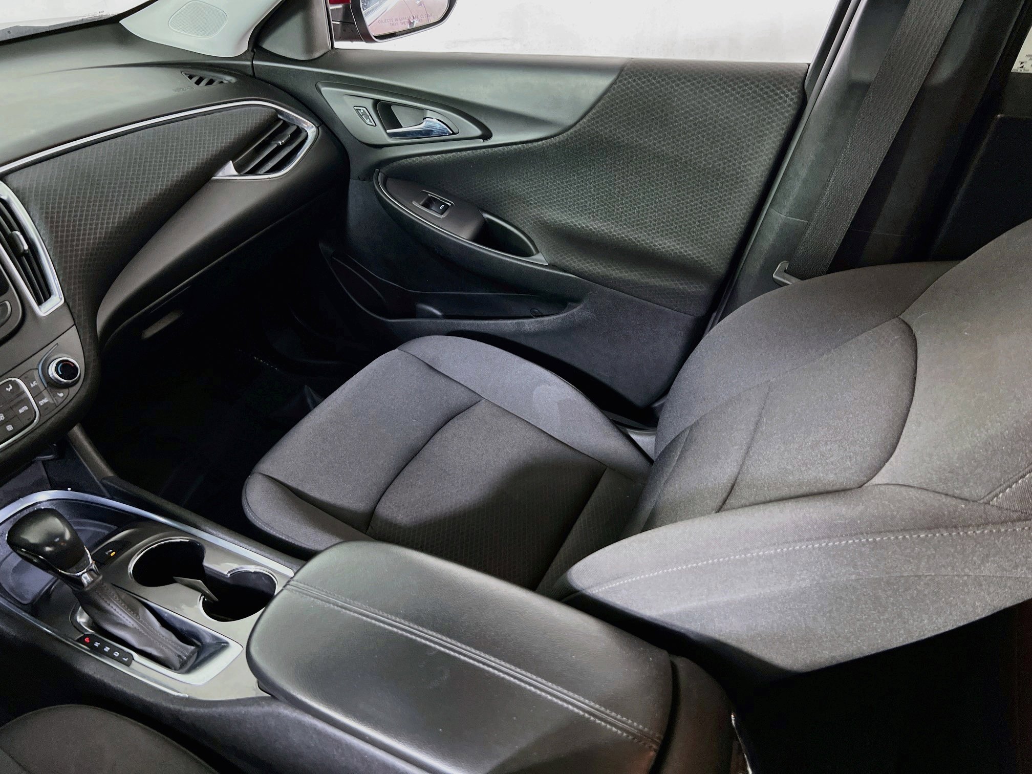 Used 2021 Chevrolet Malibu LT FWD image 23