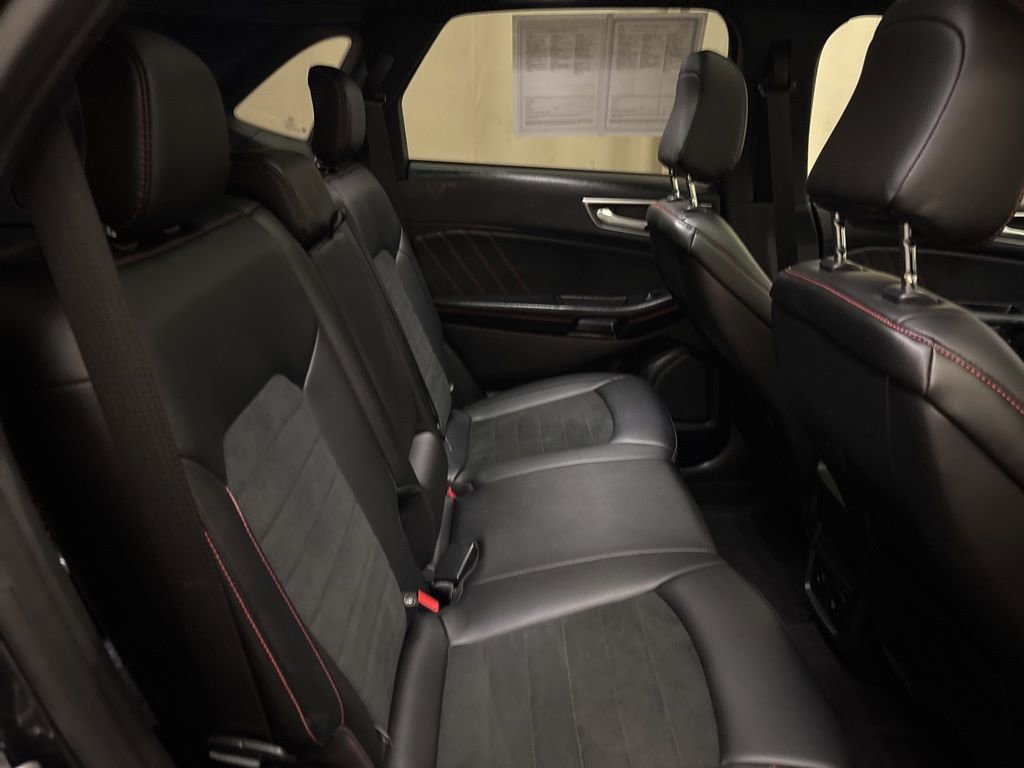 Used 2023 Ford Edge ST-Line image 22